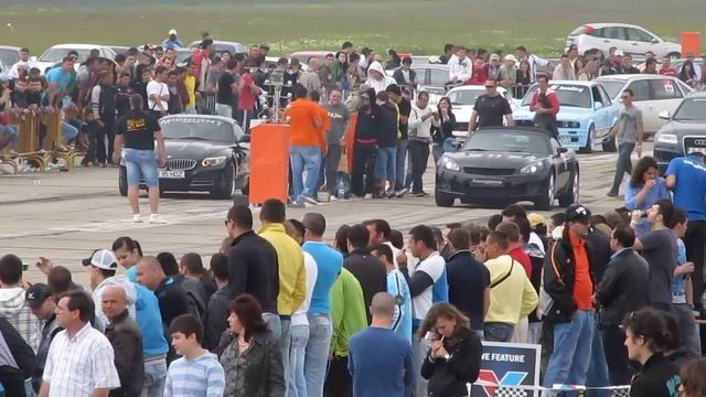 Opel GT vs BMV Z4 35i смотреть онлайн