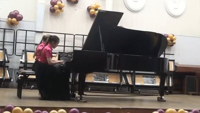 В. Гаврилин. "Вальс из балета "Анюта". Никифорова Ксения, Петрова Мария, 4 класс муз. шк. смотреть онлайн