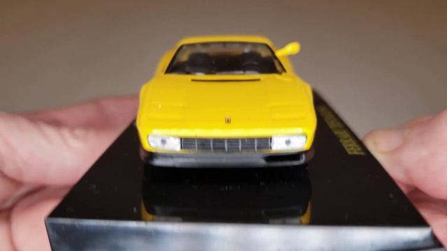 Eaglemoss Ferrari Collections - Ferrari Testarossa com espelho retrovisor 1/43. смотреть онлайн