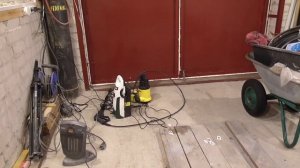 Утепление гаражных ворот с помощью монтажной пены