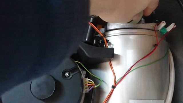 Como purgar una caldera de condensación de gas WORCESTER BOSCH BOILER SERVICE смотреть онлайн