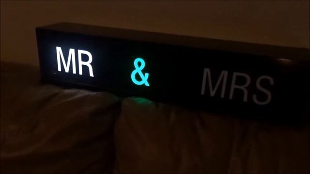 "MR AND MRS" Flashing Message Lightbox смотреть онлайн