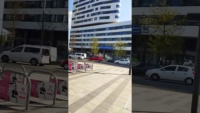 Возле ЖД вокзала Вена смотреть онлайн