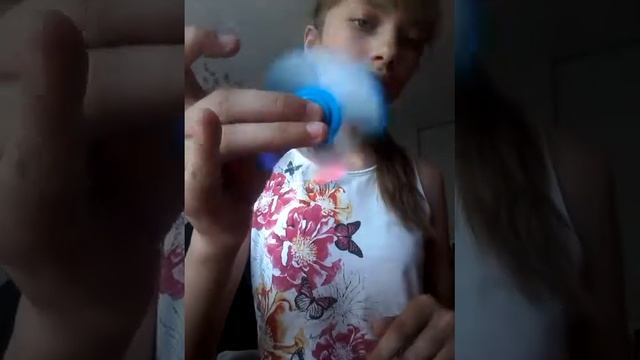 Фиджет СПИННЕР!!! Светящийся Спинер(ГОЛУБОЙ) смотреть онлайн