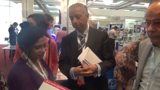 Президент ФИГО Sir SArulkumara на стенде Пенткрофт Фарма показывает Баллонную Тампонаду Ж смотреть онлайн