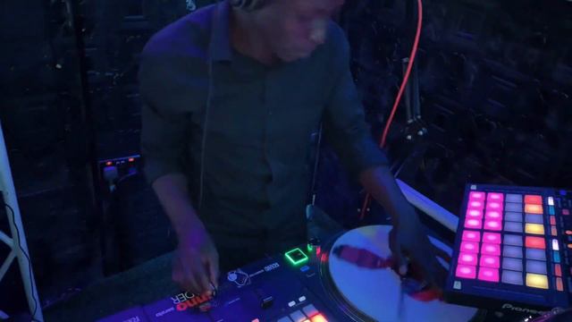 Quick Scratch Freestyle On Rane Twelve & Rane Seventy Two - Dj Obonke смотреть онлайн