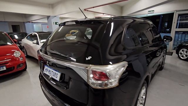 MITSUBISHI OUTLANDER 2.0 16V 4X2 2015 смотреть онлайн