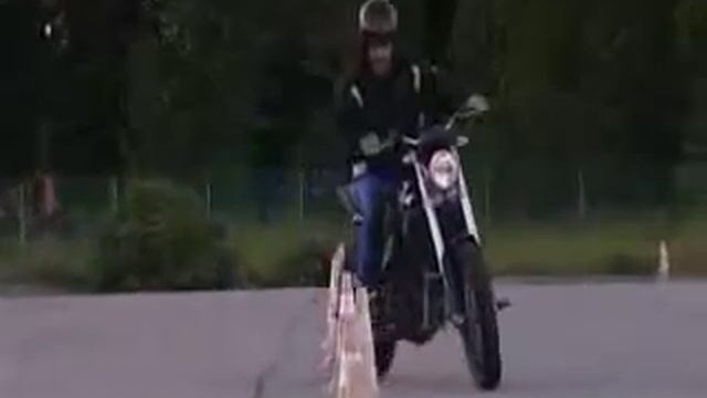 Мастер-класс вождения мотоцикла... смотреть онлайн