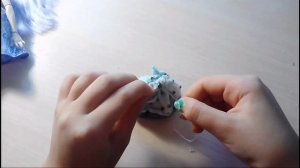 Как сшить шапку для кукол из носков