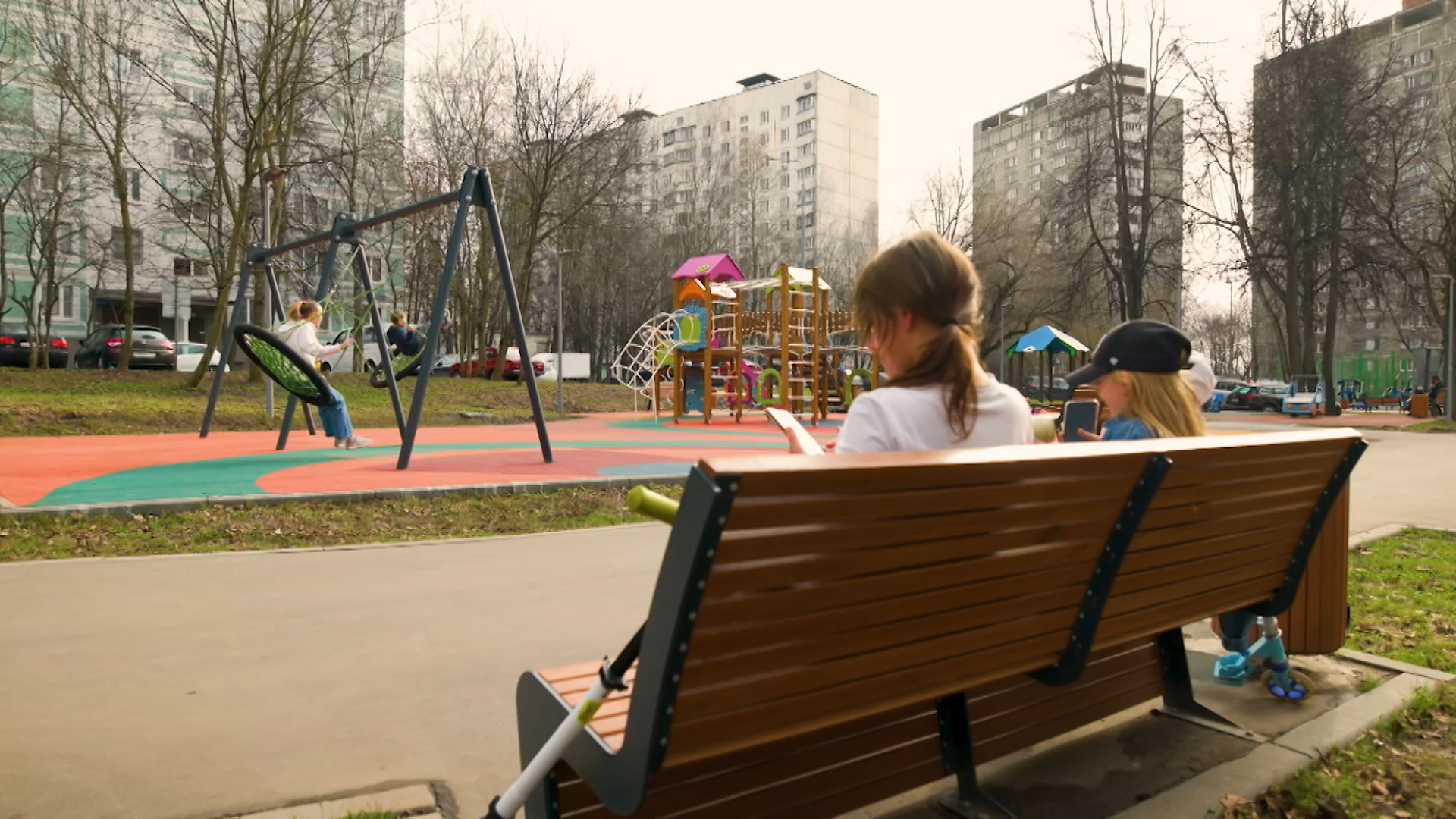 Из окраины - в уютный район Москвы: прошлое и настоящее Теплого Стана / Московская неделя на ТВЦ