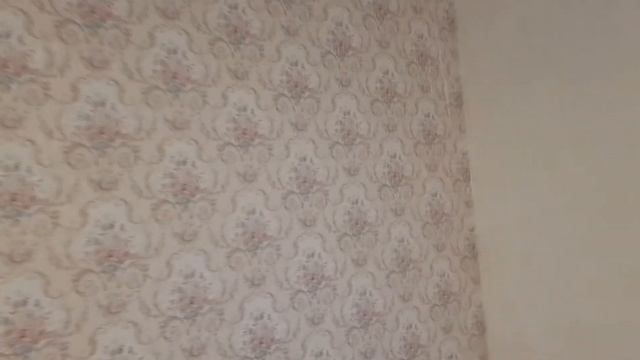 Как красить потолок не испачкав обои?