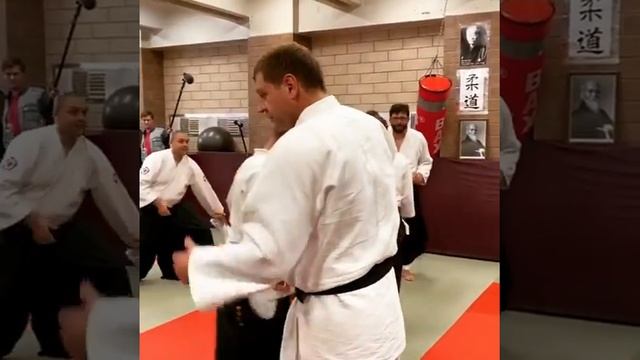 Емельяненко потренировался со Стивеном Сигалом смотреть онлайн