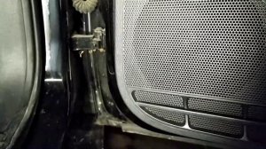 VW Jetta 2012г.в.(амерекан)как разобрать переднюю дверь,снять карту двери, витягываем стекло,клипсы