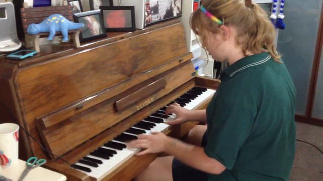 shanae playing piano my immortal-evanescence смотреть онлайн