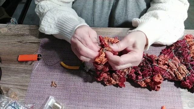 Как сделать застёжку на шарф? Легко смотреть онлайн