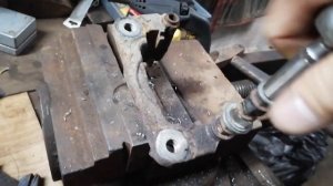 Как достать заломанную направляющую суппорта.