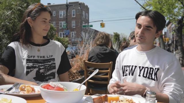 EXPLORE NYC | Visiting Astoria With a Local Travel Guide смотреть онлайн
