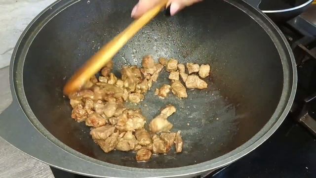 ВКУСНЫЙ УЖИН ИЛЬ ОБЕД ПОСМОТРИ СКОРЕЙ РЕЦЕПТ.Я КАПУСТУ ПОТУШУ И ДОМАШНИХ УГОЩУ.БЫСТРО  И СЫТНО.