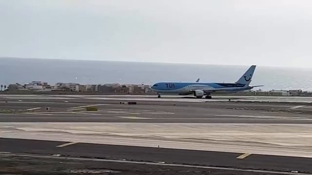 ?LIVE: Tenerife South Airport Runway! Plane Spotting ✈️ смотреть онлайн