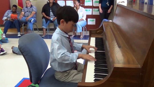 Dan Tran II plays "Rondo Alla Turca" by Mozart at QVE's Talent Show, May 29, 2014 смотреть онлайн