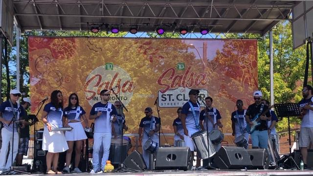 Batucada Carioca at Salsa on St. Clair смотреть онлайн