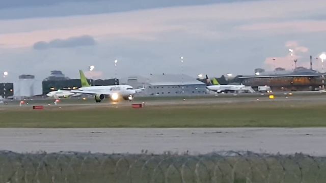 #boeng 737 landing in #riga rix aeroport #airbaltic посадка самолета в рижском аэропорту рига москв смотреть онлайн
