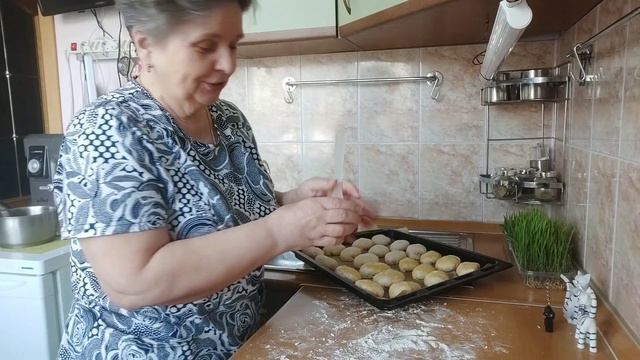 Дрожжевые пирожки с мясом!Свои! смотреть онлайн