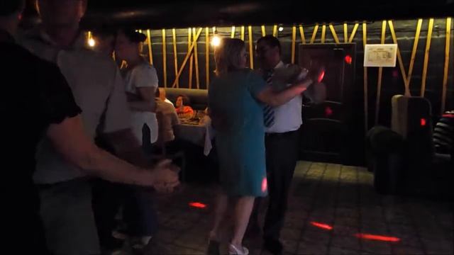 Юбилейный вечер Елены Синишиной. Медленный танец под песню Александра Малинина "Берега". смотреть онлайн