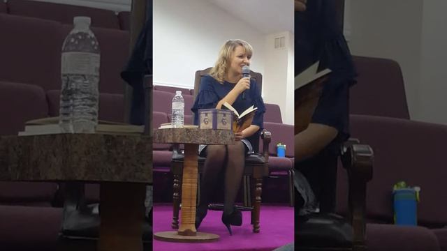 Декабрь 13 2017 Наталия Шевченко читает свой стих. смотреть онлайн