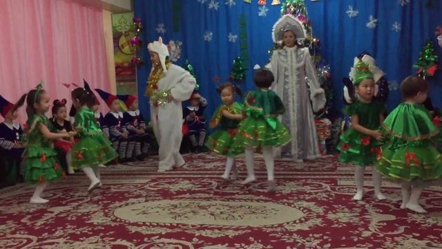 Шырша биі. Танец ёлочек. 58-і бала бақша. "Балапан" тобы. Алматы қаласы. смотреть онлайн