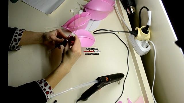 DIY Мк ночник лилия из изолона, часть 2. Освещение.Итог работы. смотреть онлайн