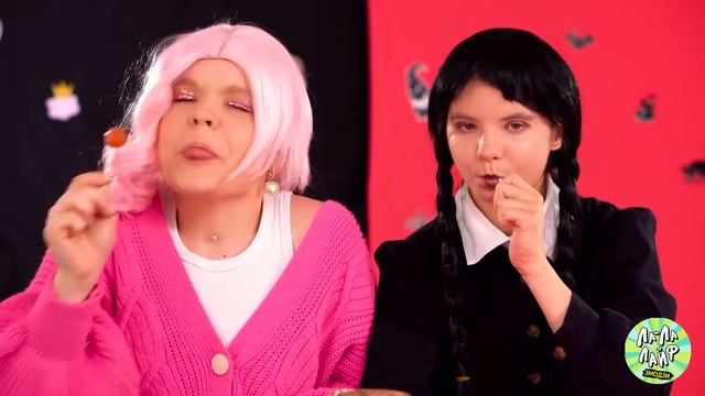 Богатые против бедных - 100 слоев еды! Смешная битва за еду! Хаки и инструменты от Ла Ла Лайф Эмодз смотреть онлайн