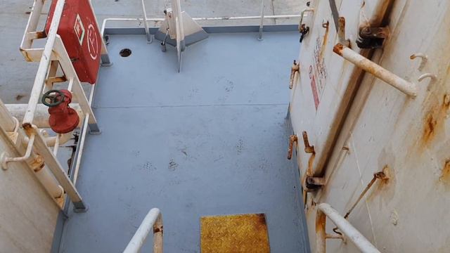 Грузовое судно - балкер Capesize. Вечерняя прогулка смотреть онлайн