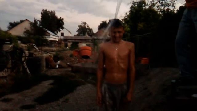 Трюки с водой,видео наоборот смотреть онлайн