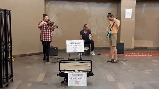 Музыканты в метро. Москва. 18.08.2022 смотреть онлайн