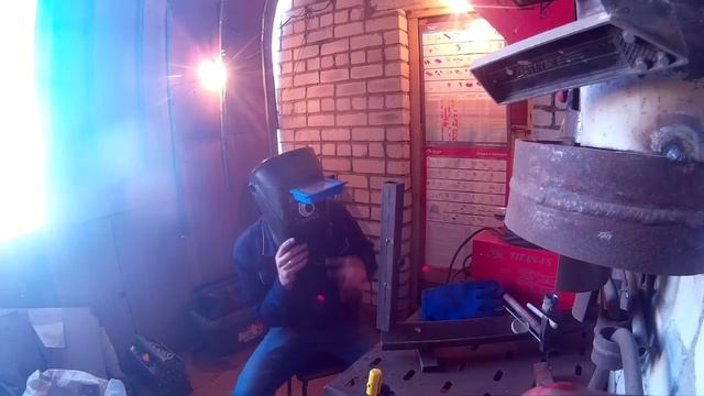 Как сварить пластины 2 мм, встык (вертикал и горизонт).mp4 смотреть онлайн