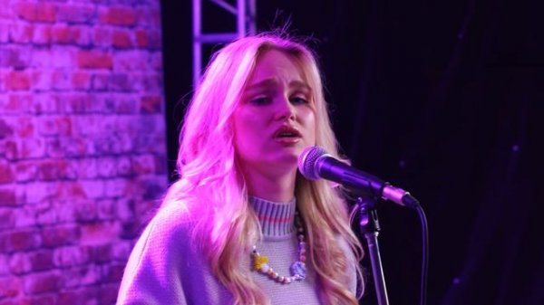 Даша Волосевич - Форт Сантьяго (SECTOR Online: Музыкальная Пауза)