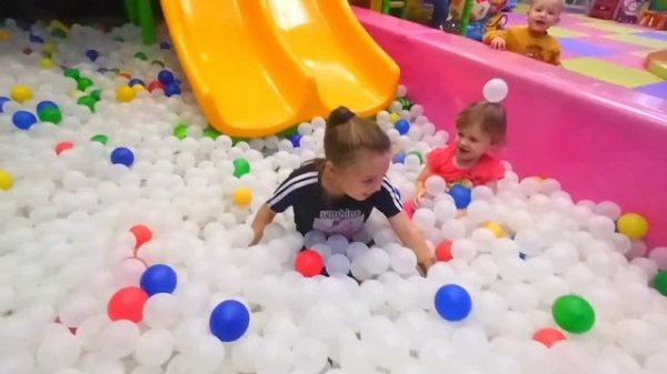 Fuzzy Fun Иваново ,серебряный город,2022 г.гуляем ,семья в сборе.Карина Вика .