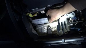 Замена салонного фильтра Toyota RAV 4 2014 | RAV4 поколения 4