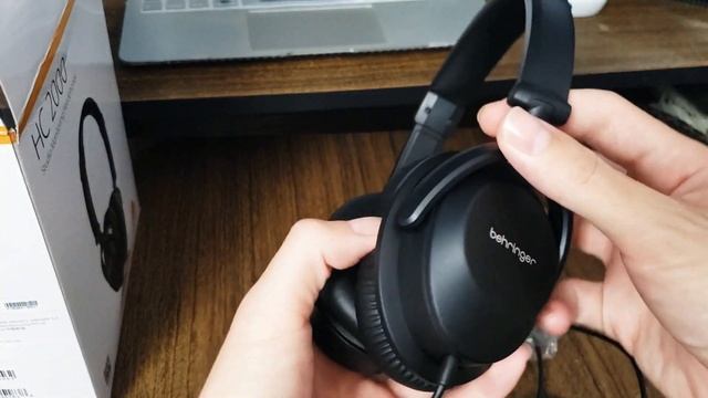 Unboxing Headphone Behringer HC 2000 смотреть онлайн