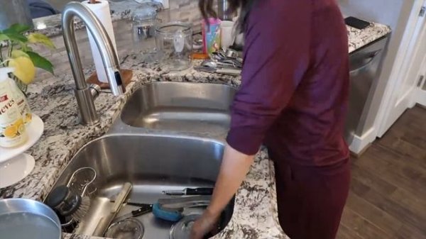 RELAXING MORNING CLEANING ROUTINE // POWER HOUR CLEAN WITH ME // MOM OF 3