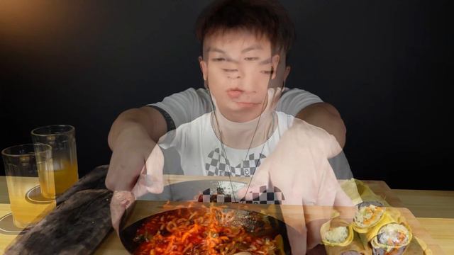 George eating/Mukbang)SUB/egg roll sushi/ASMR eating sounds смотреть онлайн