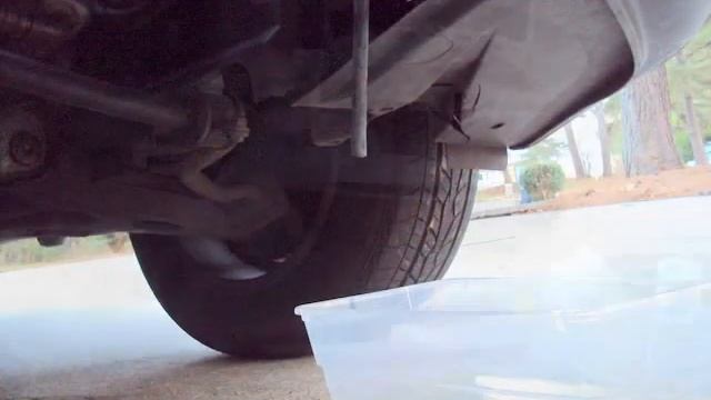 Radiator Flush (Mercedes Benz c220 1995) смотреть онлайн