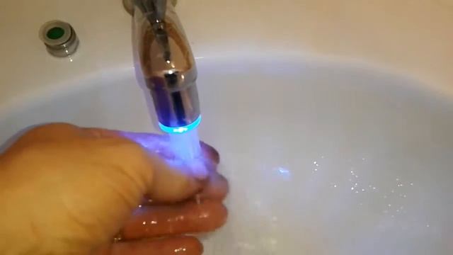 насадка на смеситель с подсветкой смотреть онлайн