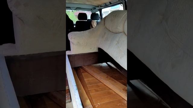 Нет машины лучше в мире, чем vw t4. Перевозим диван. #т4 смотреть онлайн