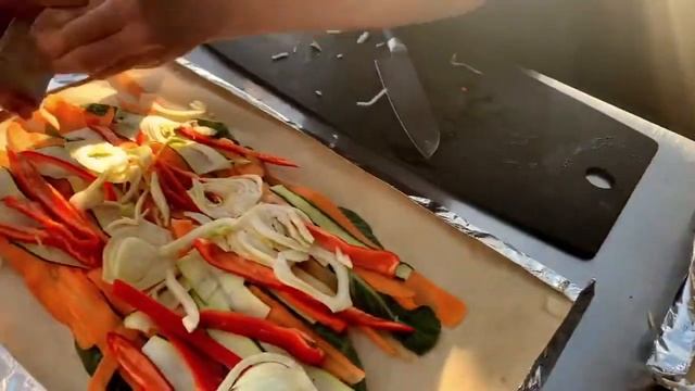 Eine neue Liebesbeziehung: Dicke Fleischrippen vom WEBER Smokefire смотреть онлайн