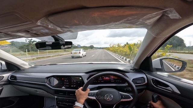 Volkswagen Taigun GT 1.5 TSI DSG vs Kia Seltos | POV drive | Bangalore Mysore express Highway смотреть онлайн