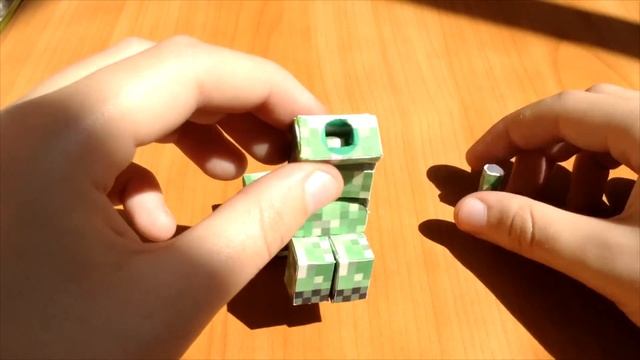 Бумажный Minecraft: Подвижный крипер смотреть онлайн