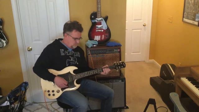 Epiphone SG 2009 g-310 vintage white finish. Thru a mesa смотреть онлайн