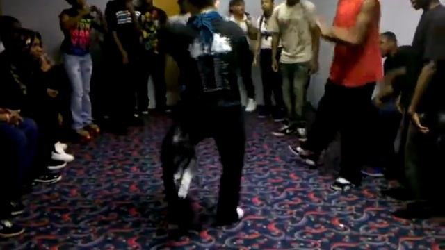 Kevin Breaks 'em OFF смотреть онлайн